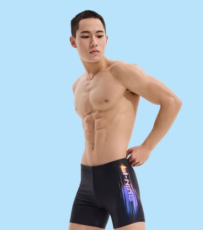 立体裁断 しなやか競泳水着